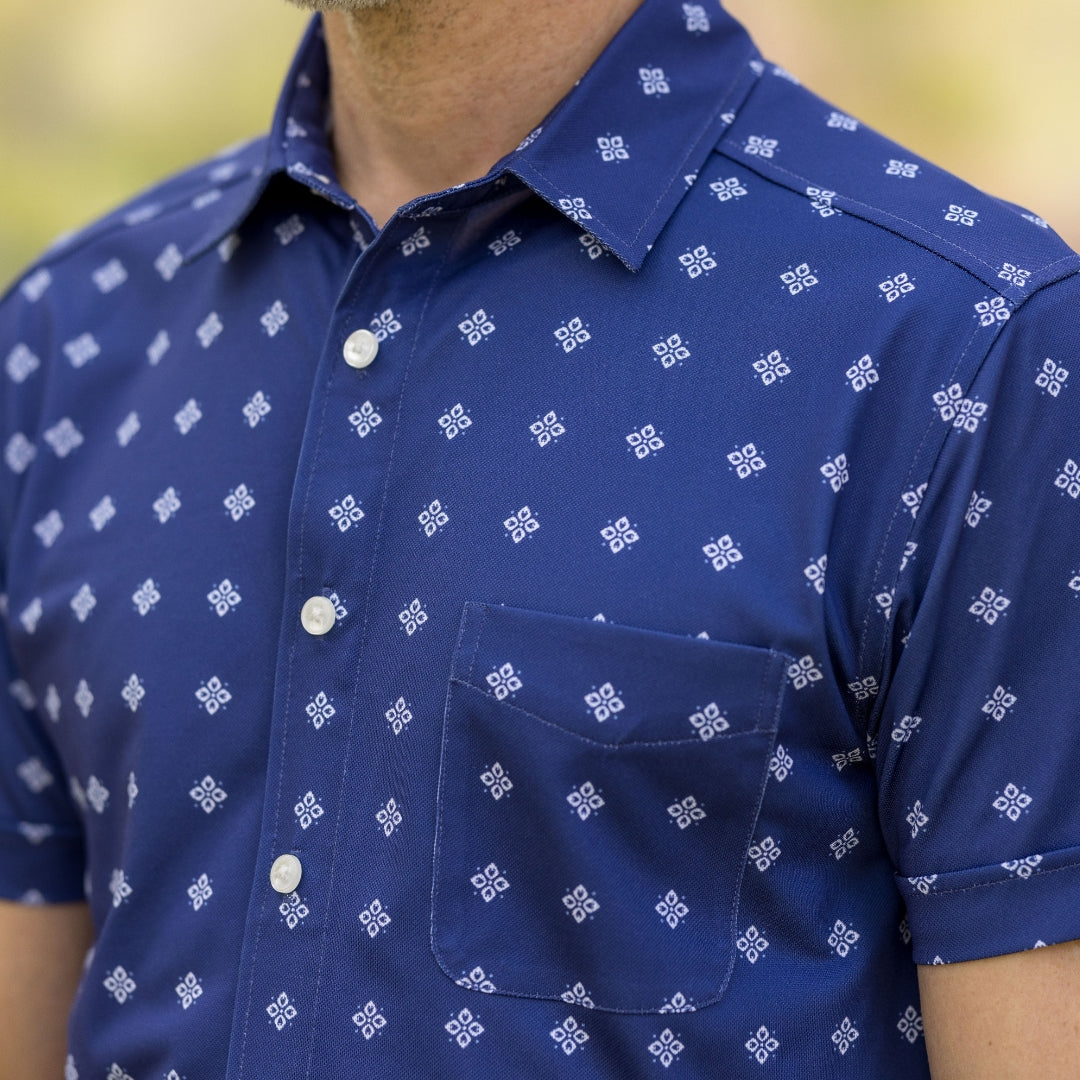 Adaptive Cooling Magnetic Front Short Sleeve Shirt in Navy Diamond