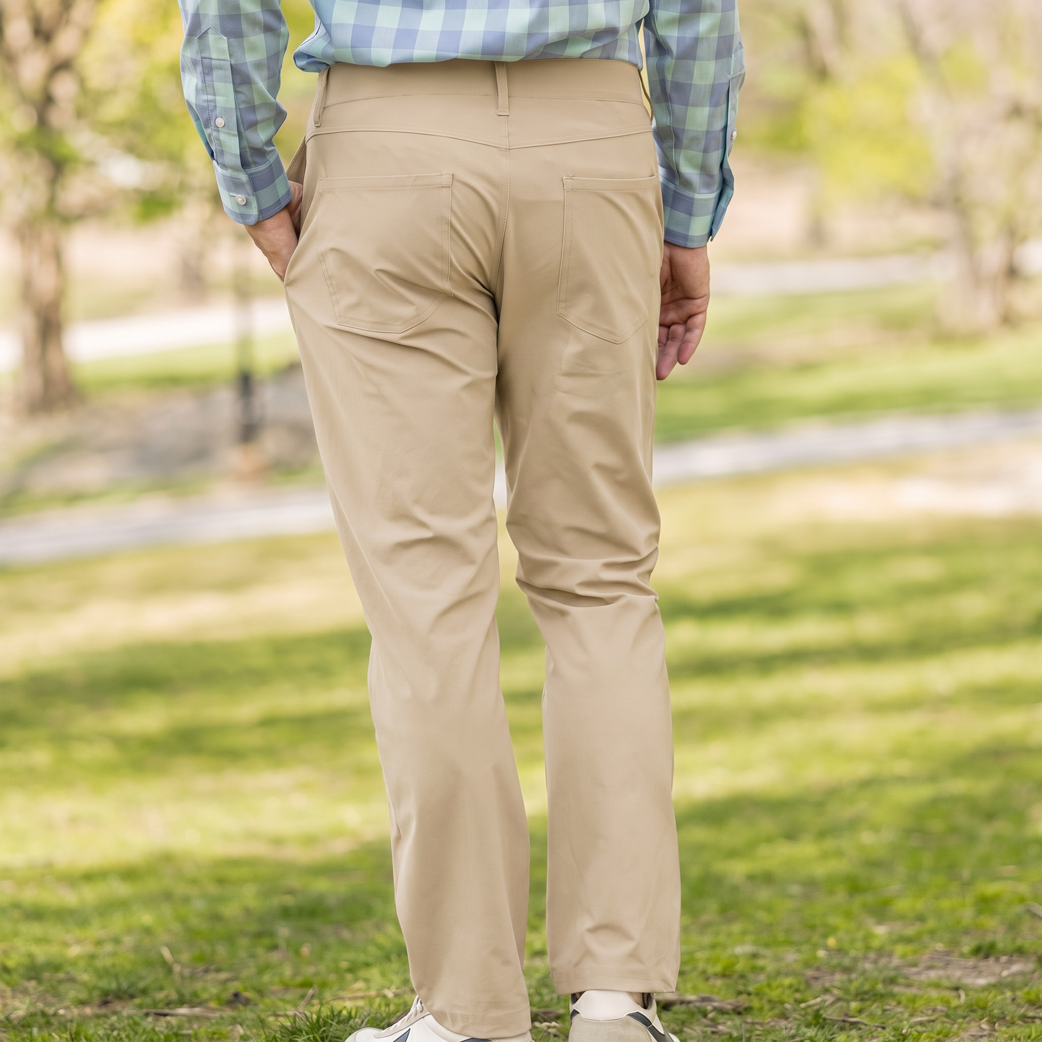 Magnetic Closure Lightweight Stretch Pant in Stone