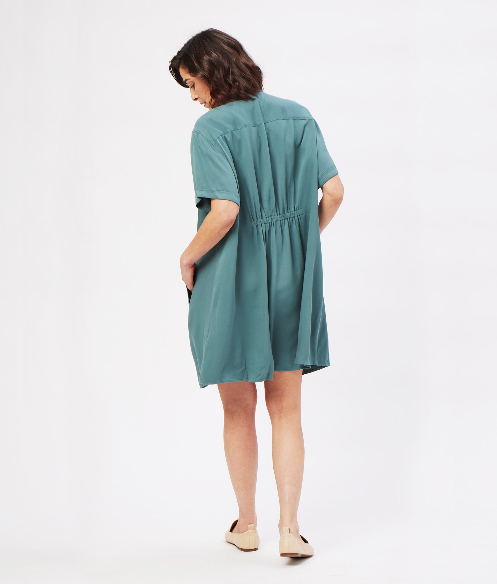 The Frieda Essential Day Dress in sliver pine