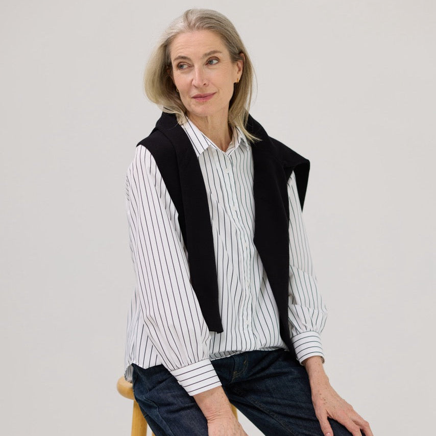 Women’s Magnetic Closure Classic Black and White Stripe