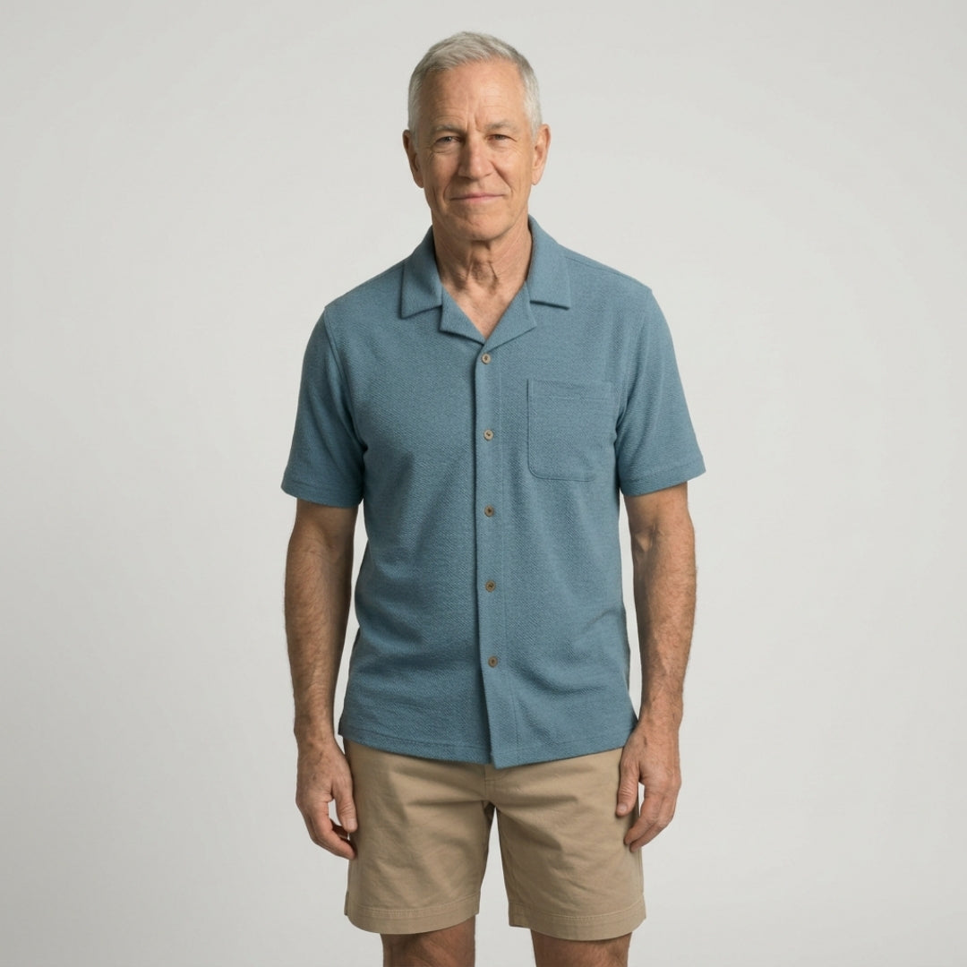 Short Sleeve Untucked Aqua Casual Shirt with Magnetic Closures