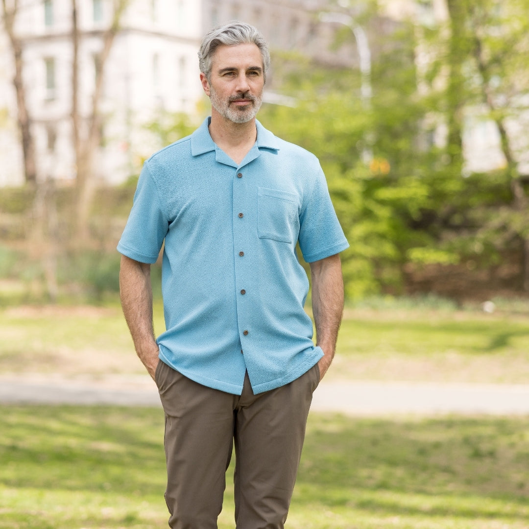 Short Sleeve Untucked Aqua Casual Shirt with Magnetic Closures