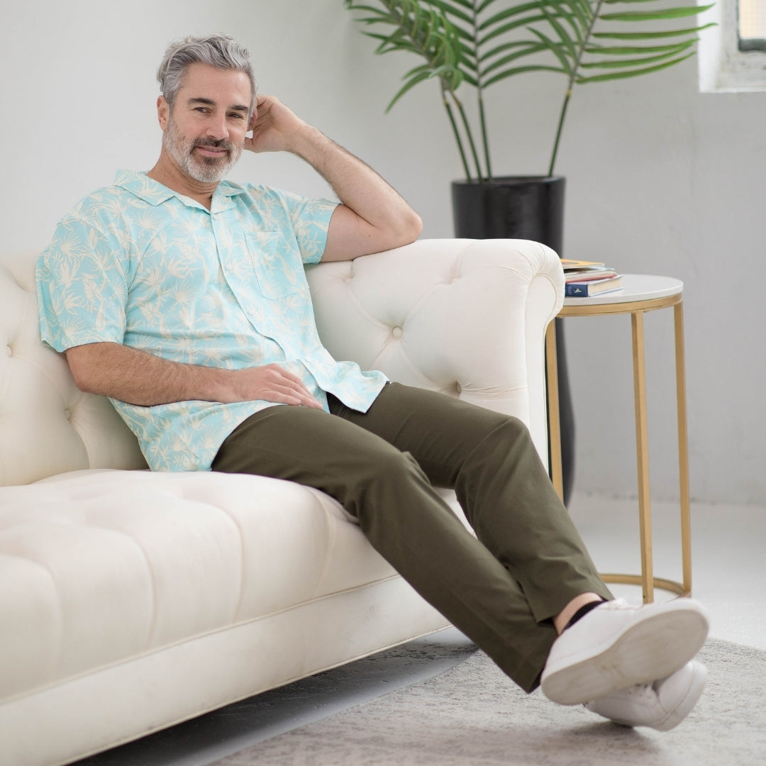 Untucked Short Sleeve Cooling Fabric Casual Shirt with Magnetic Closures in Blue Leaf